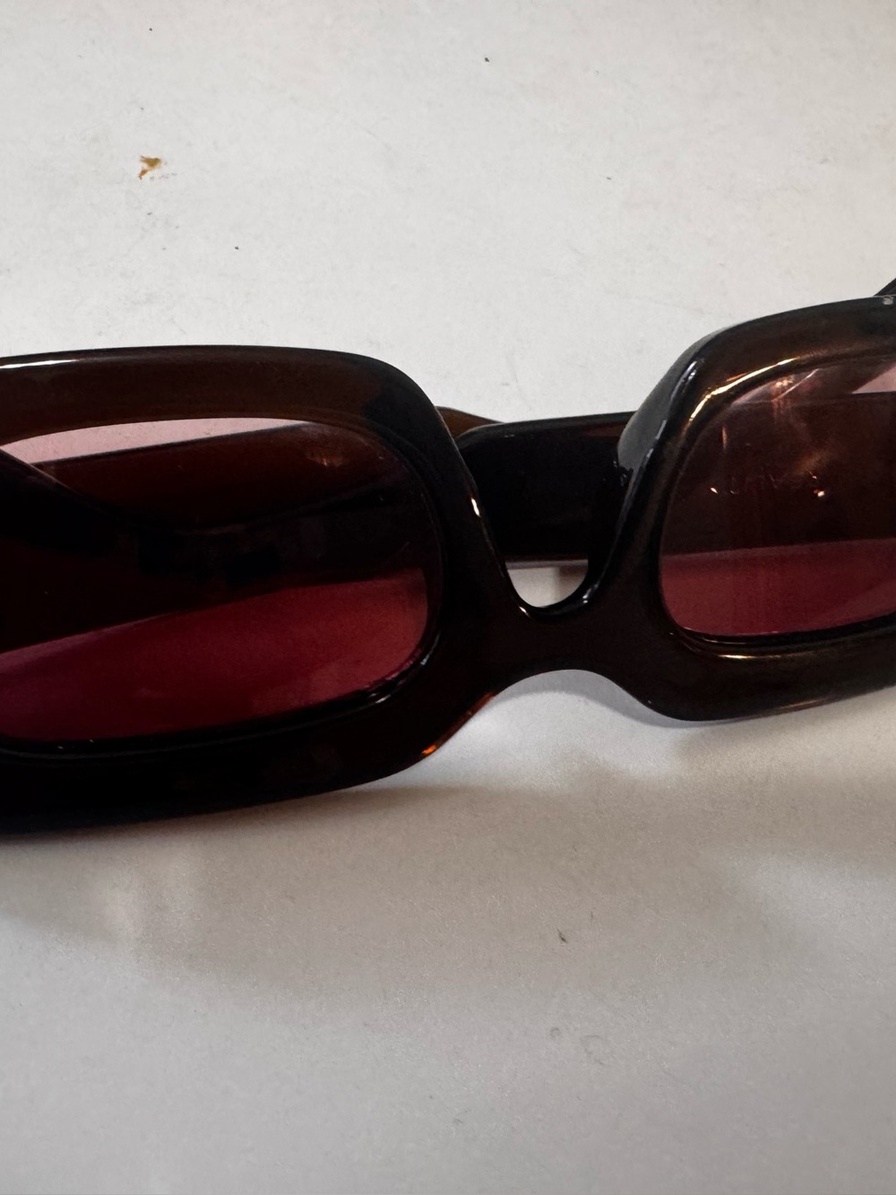 Tortoiseshell Frame Sunglasses with Rose-Tinted Lenses